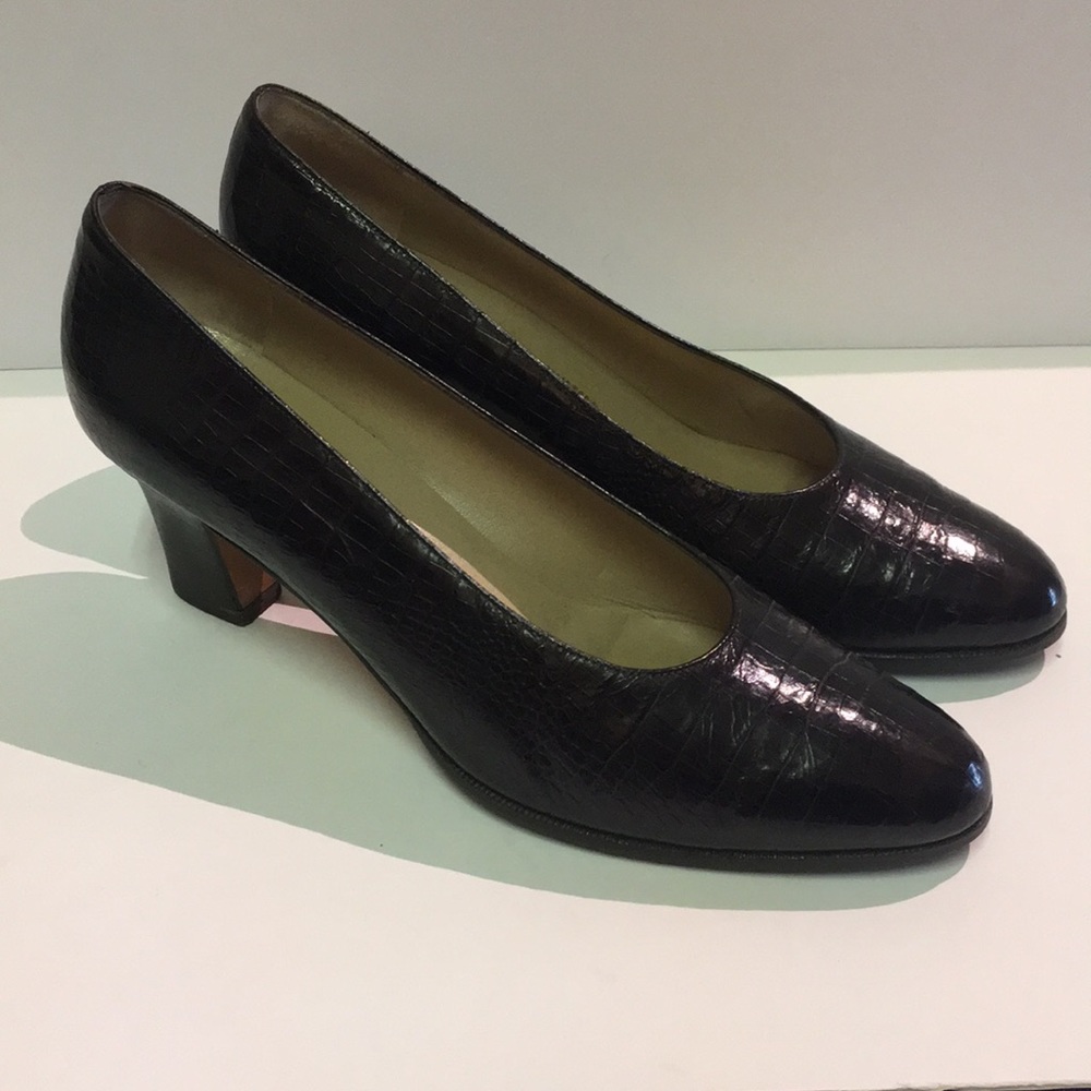 Salvatore Ferragamo vintage pumps